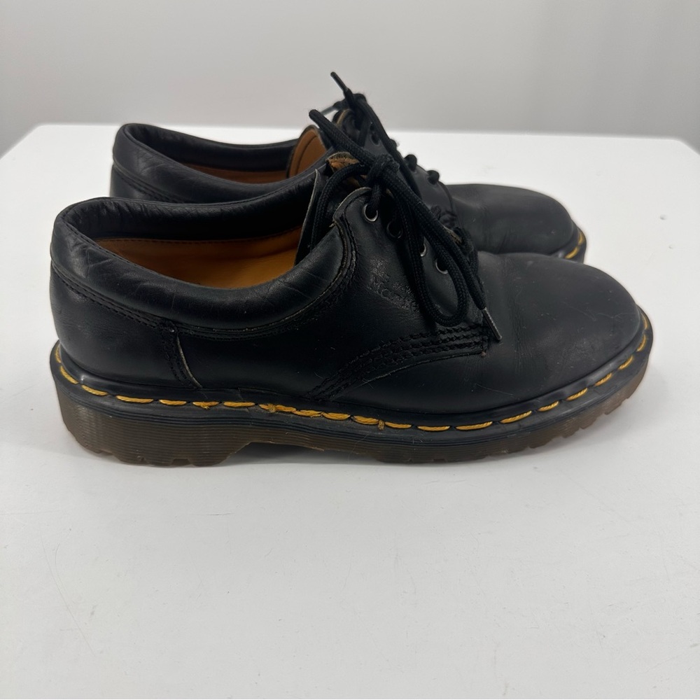 Dr Marten 8053 Classic Black Leather Men's Shoes Size 4 Lug Sole Leather 10 Eye - Picture 3 of 13